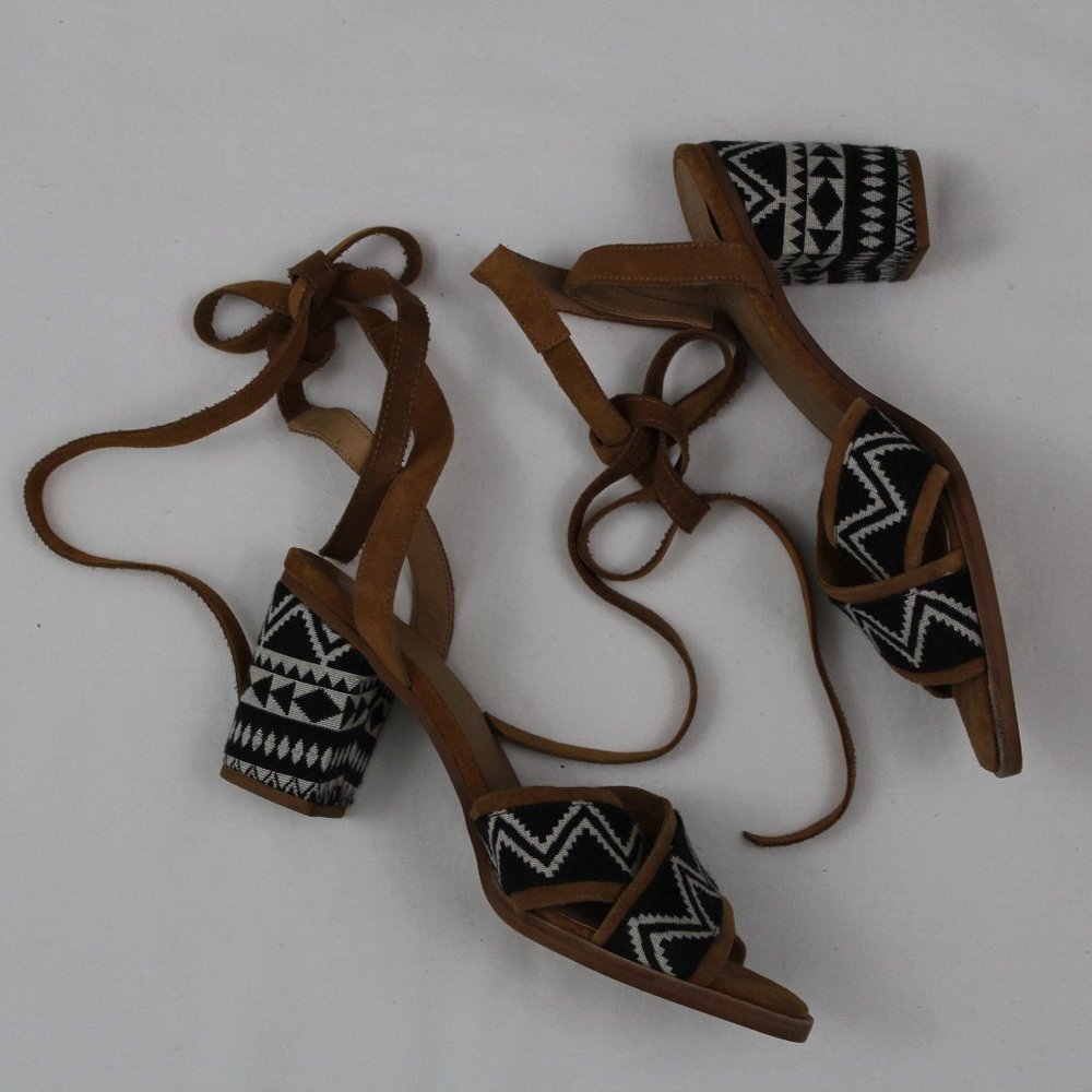 Bettye Muller Tan & Black Tie Up Sandals Shoes